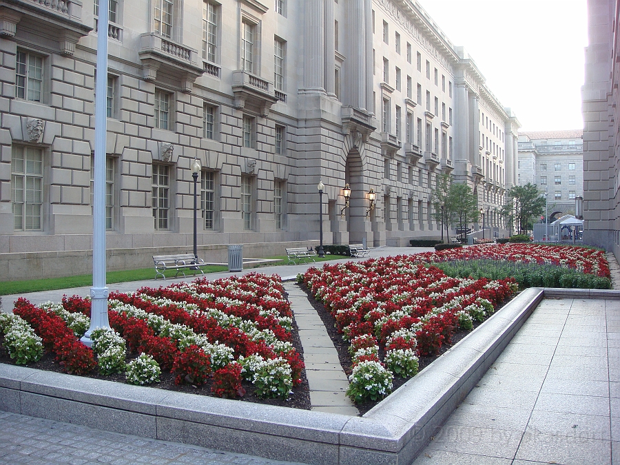 Washington DC [2009 July 03] 172.JPG - Scenes from The Ronald Reagan Building & International Trade Center and Woodrow Wilson Plaza